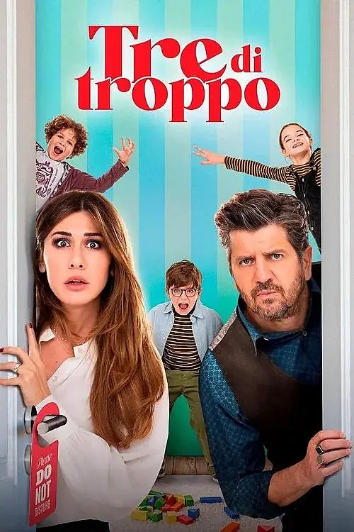 Tre di troppo (2023) İzle